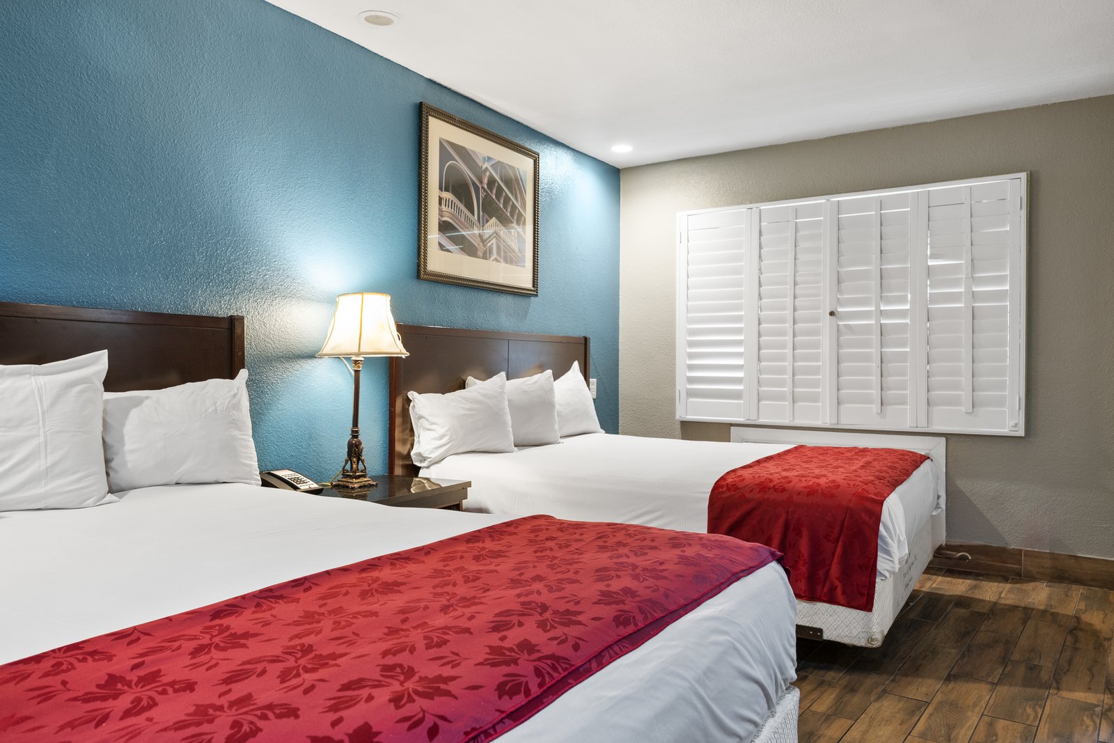 Dual Queen Beds Room